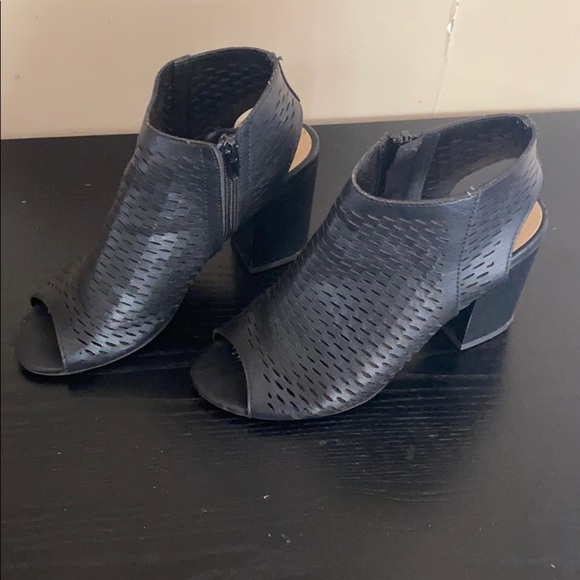 FINAL PRICE Soda Black Peep Toe Open Booties Size 6 - Picture 4 of 5